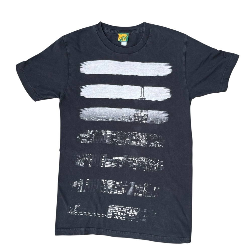 MTV Graphic T-shirt 2008 Music Television Cityscape Retro